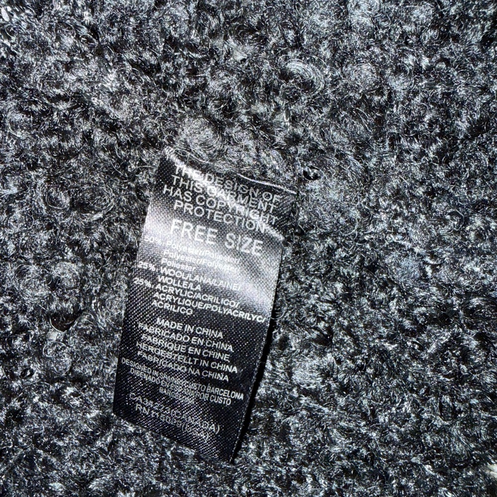 Custo Barcelona Black Vest with Silver Chain - Picture 6 of 7